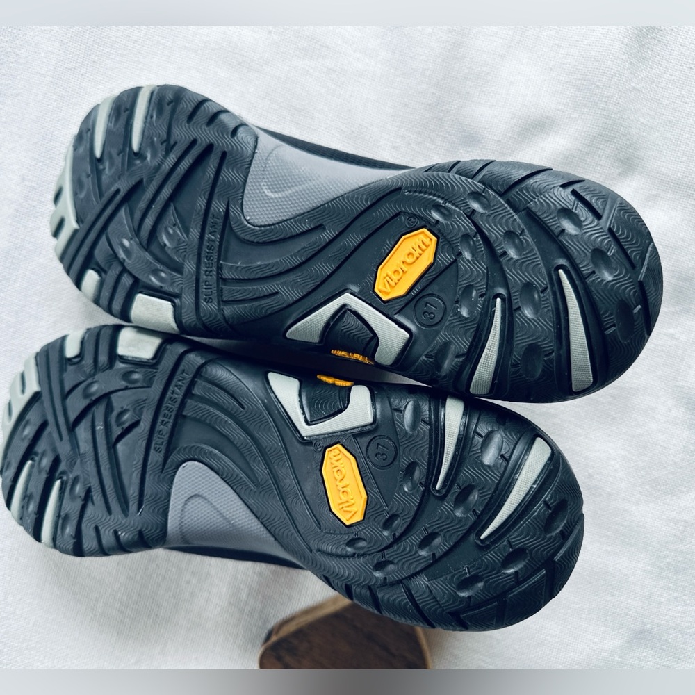 NWT DANSKO ‘Paisley’ Waterproof Vibram Slip-Resistant Sneaker | Women’s Shoe 37 - Picture 9 of 10